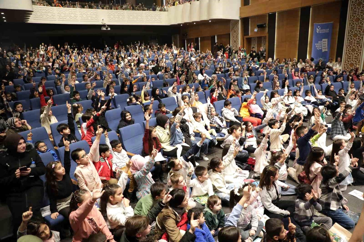 Esenler Belediyesi Karne Şenliği düzenledi