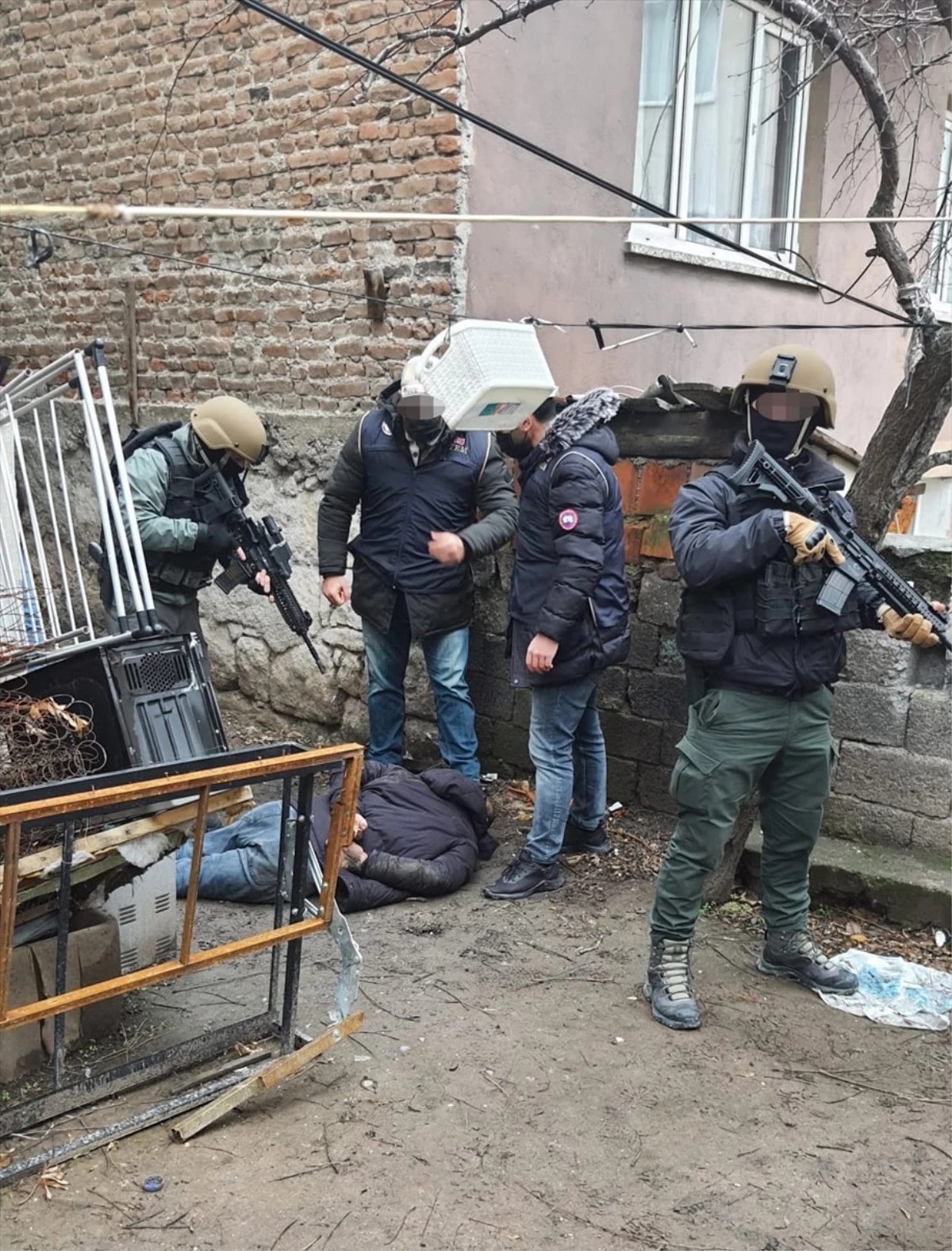 Interpol Tarafından Aranan DEAŞ Üyesi Eskişehir\'de Tutuklandı