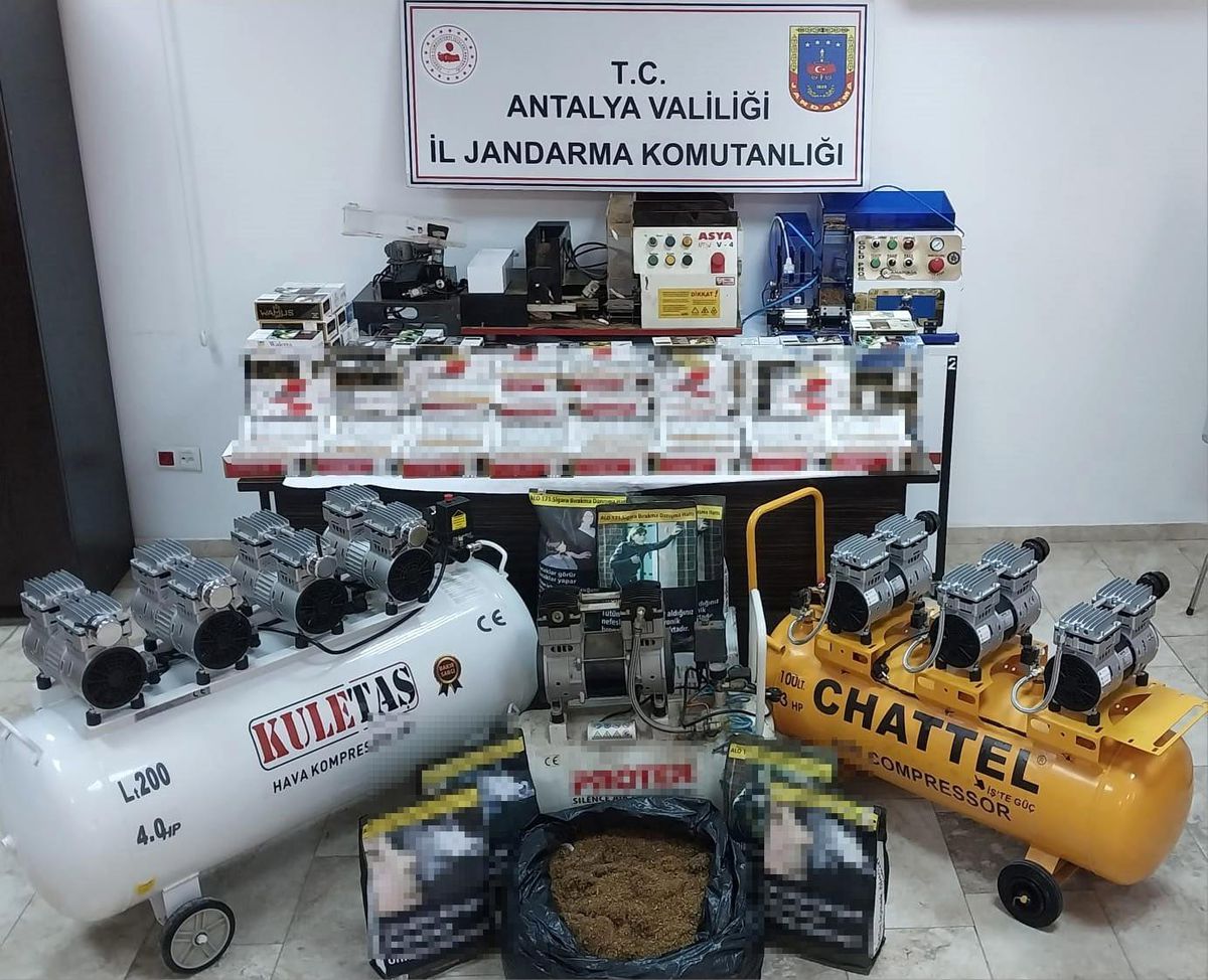 Antalya\'da kaçak sigara üretimi yapan 2 kişiye adli işlem