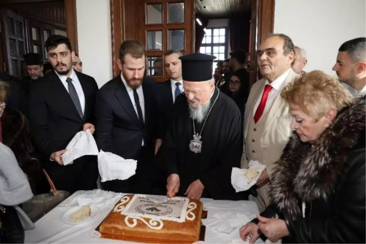 Fener Rum Patriği Bartholomeos, Hristiyan inancına göre İsa\'nın doğumunu ve vaftizini kutladı