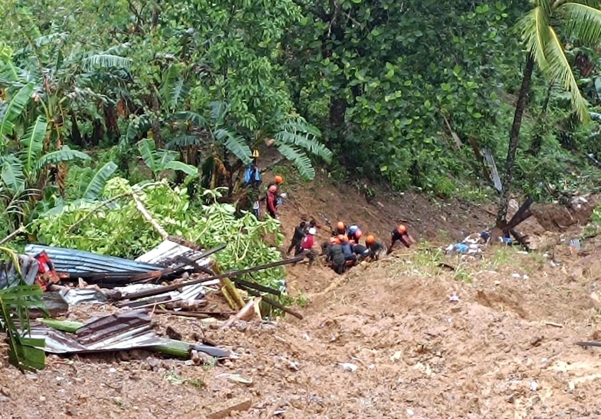 Filipinler\'de toprak kayması: 7 kişi hayatını kaybetti