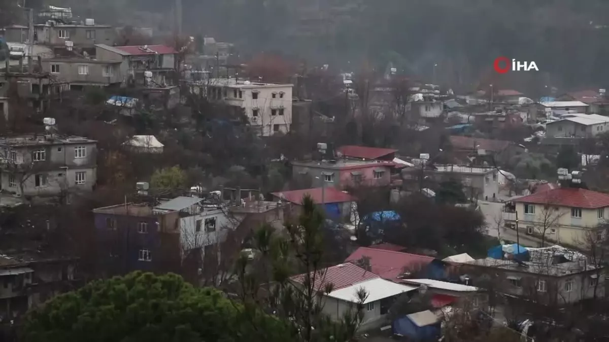 Depremin Vurduğu Hatay\'da İnternet Sorunu: Vatandaşlar \'Alo\' Kelimesine Hasret