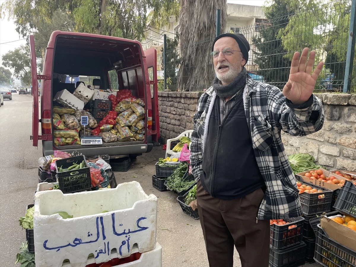 İsrail saldırıları sonucu marketlerini kaybeden Lübnanlı esnaf, hayata tutunmaya çalışıyor