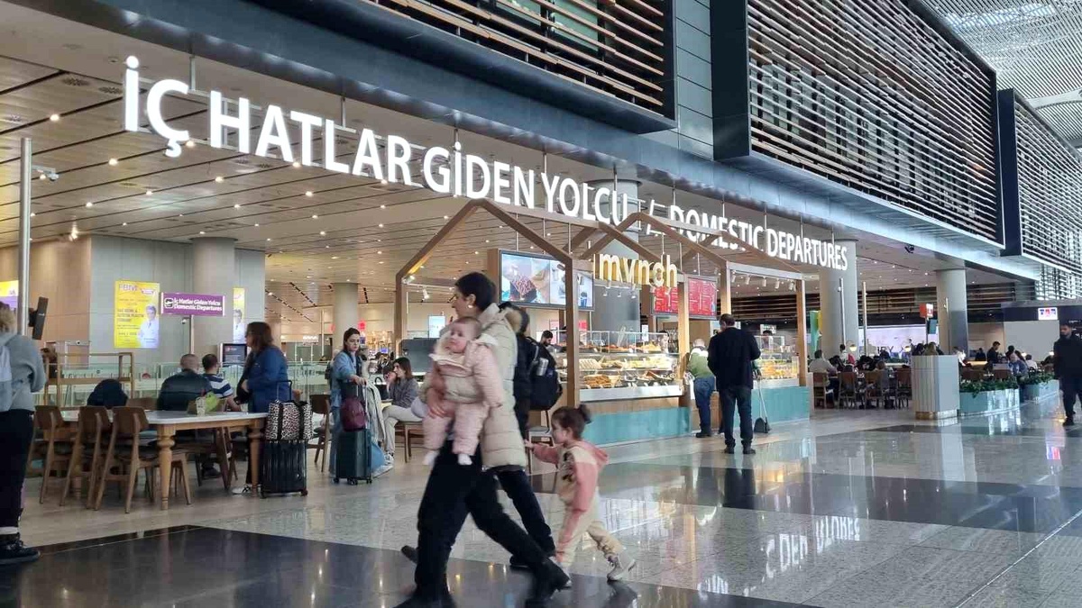 İstanbul Havalimanı\'nda Tatil Yoğunluğu