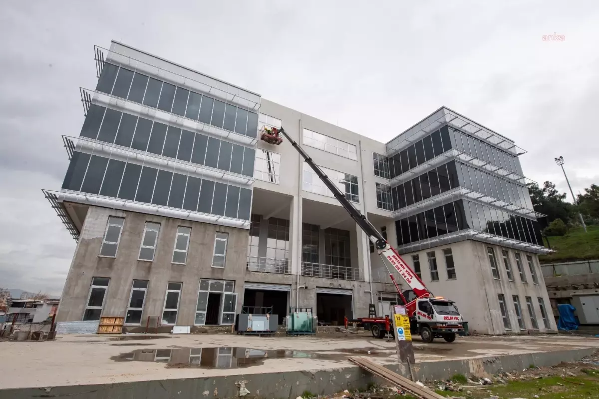 İzmir Büyükşehir Belediyesi\'nin Konak\'taki ek hizmet binası tamamlandı