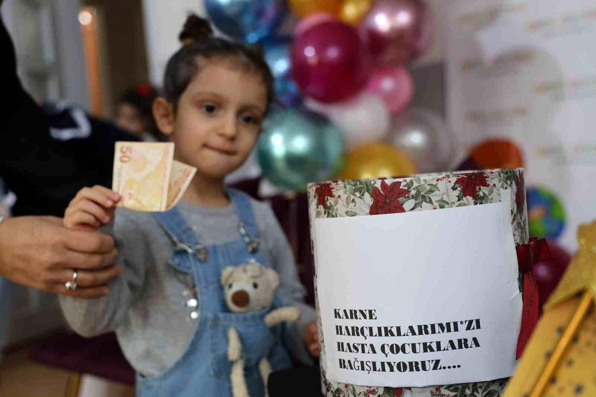 Elazığ\'da Karne Alan Anaokulu Öğrencileri Harçlıklarını Hasta Çocuklara Bağışladı