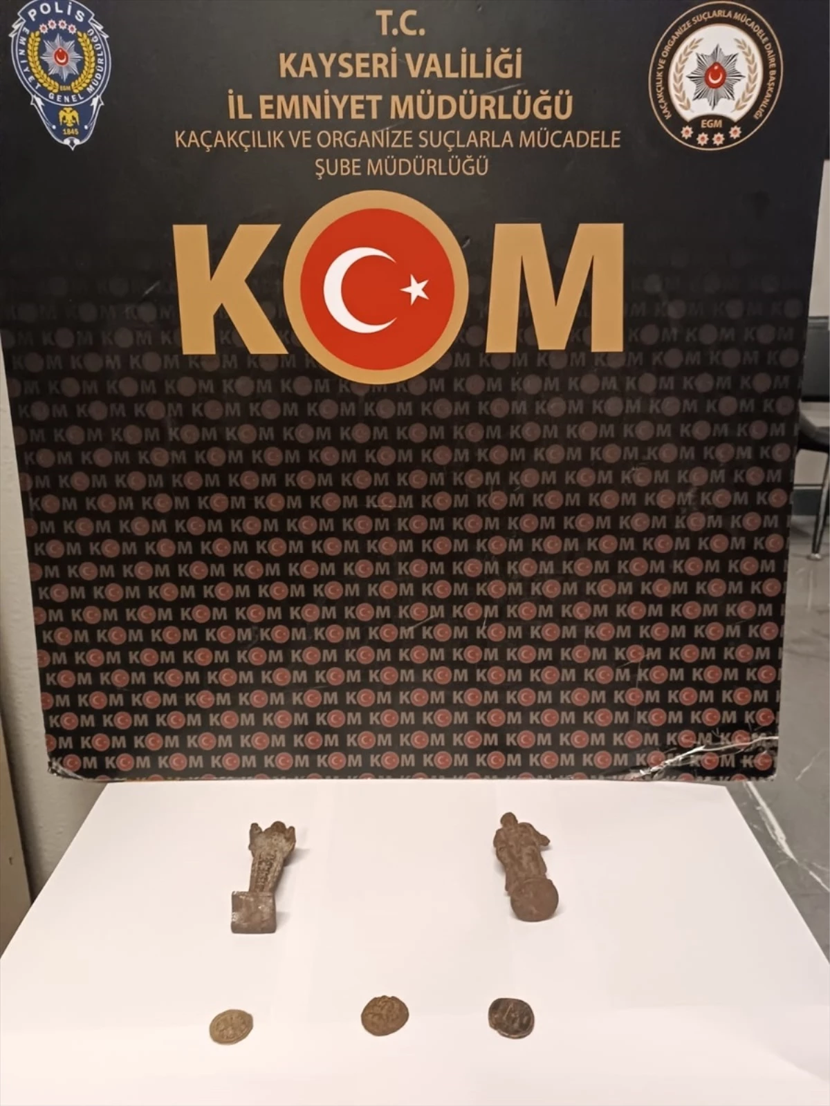 Kayseri\'de Tarihi Eser Niteliğinde Heykel ve Sikke Ele Geçirildi, Bir Şüpheli Yakalandı