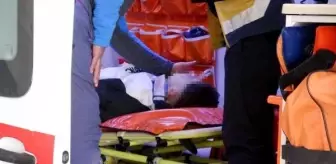 Erzurum'da Karne Sevinci Kanla Bitti: Öğrenci Kavgada Bıçaklandı