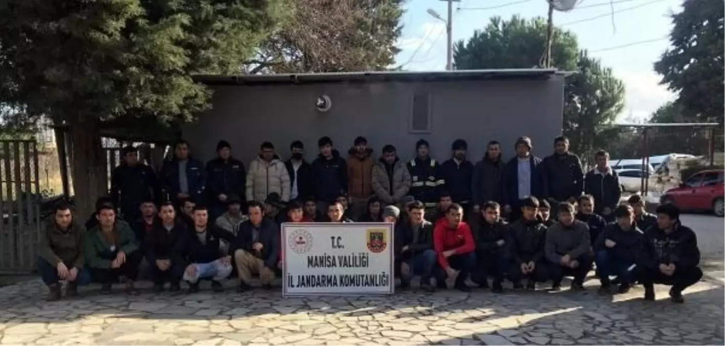 Manisa'da Kaçak Göçmen Operasyonu: 34 Afganistan Uyruklu Yakalandı