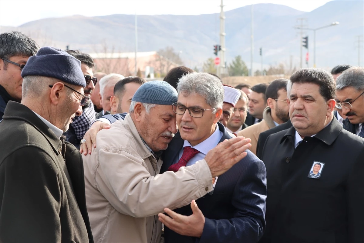 Niğde\'de trafik kazasında hayatını kaybeden polis memuru Aksaray\'a uğurlandı