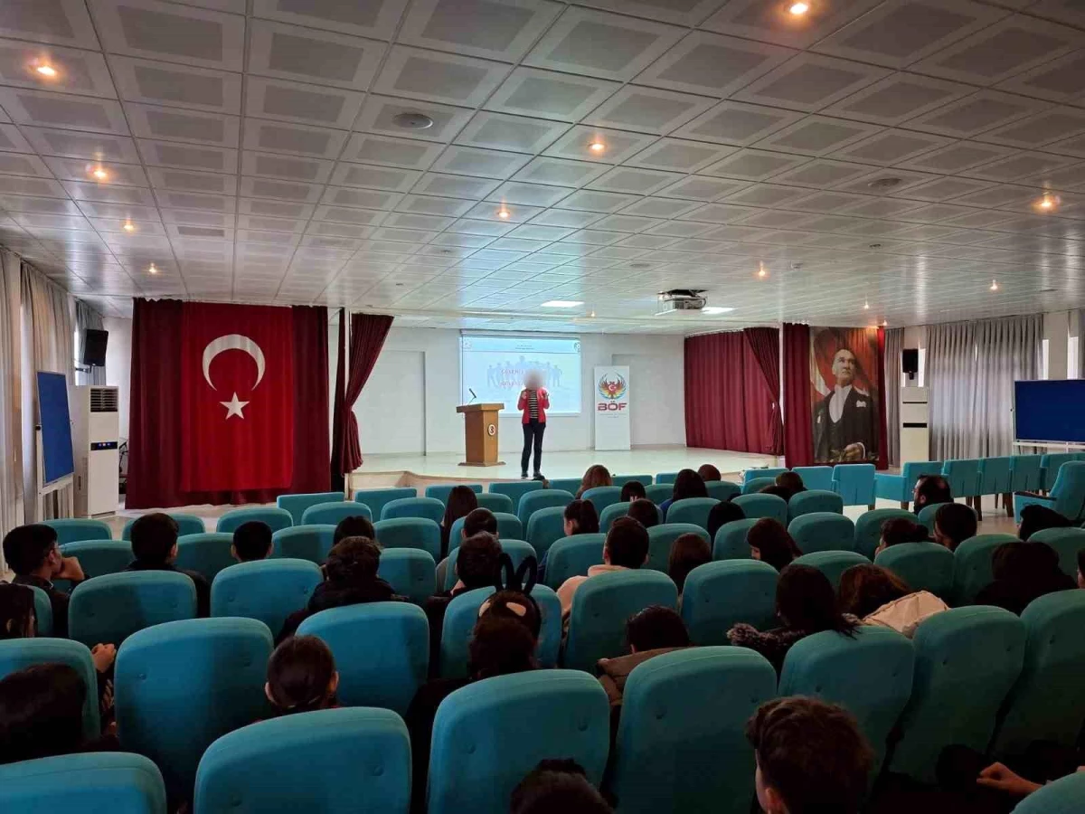 Eskişehir\'de 925 öğrenciye terörle mücadele konferansları verildi