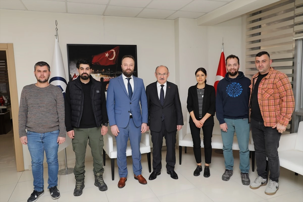 Sakarya Valisi Yaşar Karadeniz, Anadolu Ajansı Sakarya Bölge Müdürlüğünü ziyaret etti