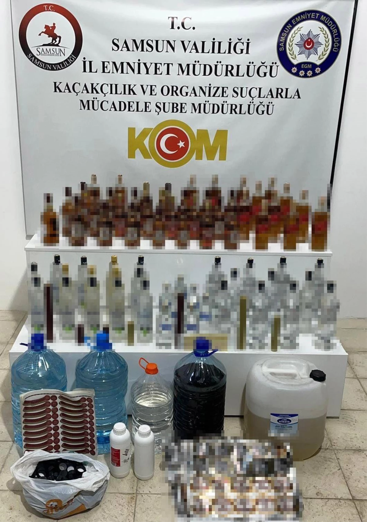 Samsun\'da polis operasyonunda 71 şişe ve bidonlar içinde 80 litre sahte içki ele geçirildi