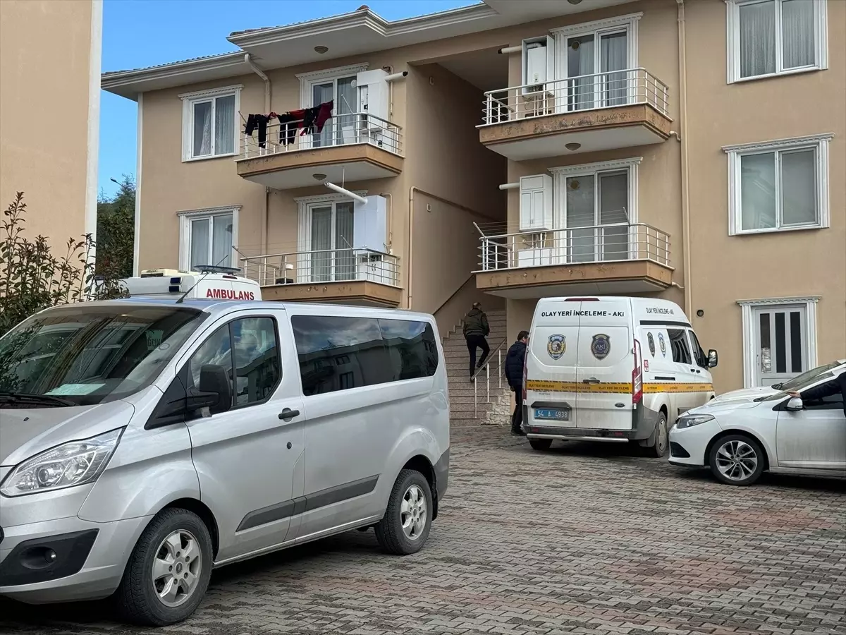 Serdivan'da Polis Ailesini Silahla Öldürdü ve İntihar Etti