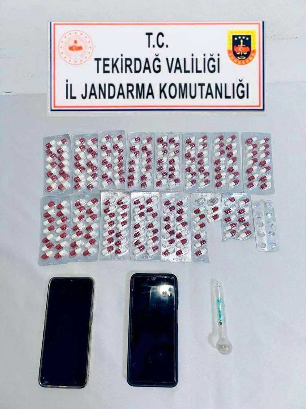 Tekirdağ\'da düzenlenen uyuşturucu operasyonunda 3 kişi gözaltına alındı