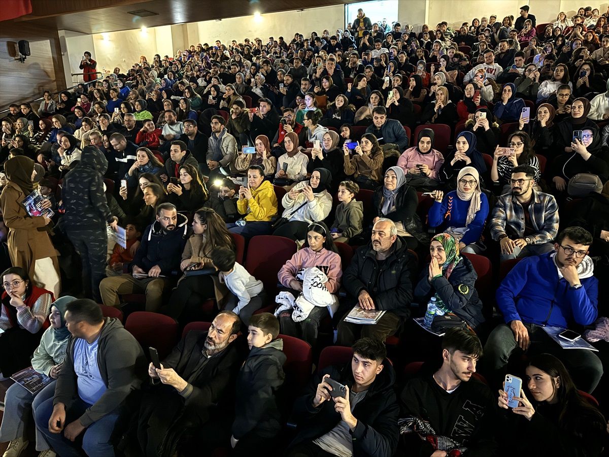 Türkiye\'nin ilk astronotunun uzay yolculuğu Aksaray Bilim Merkezi\'nde izlendi