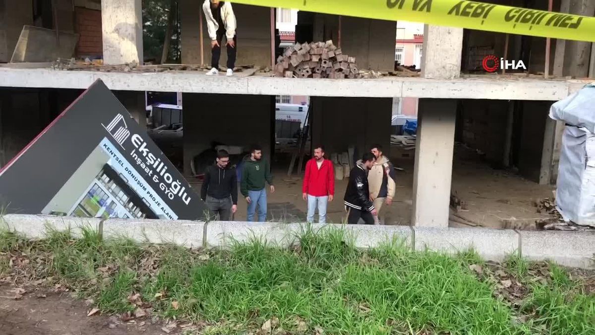 Üsküdar\'da taş duvar çöktü: 2 işçi yaralandı