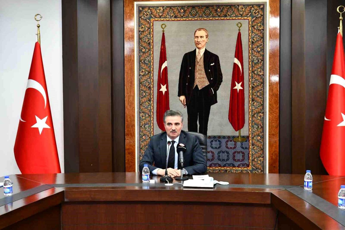 Isparta 32 Spor, Vali Aydın Baruş\'a Teşekkür Ziyareti Gerçekleştirdi