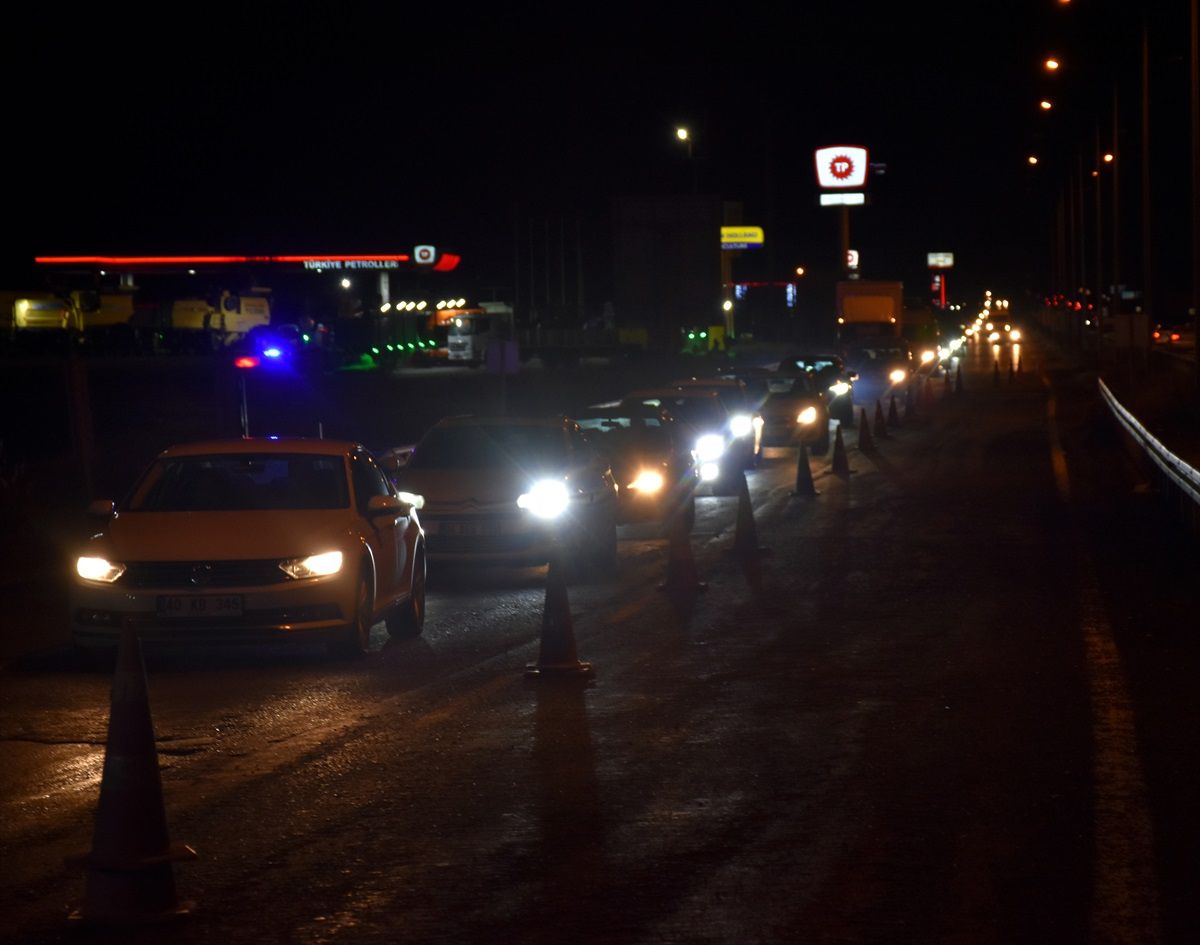 Kırıkkale\'de yarı yıl tatili nedeniyle trafik yoğunluğu yaşanıyor