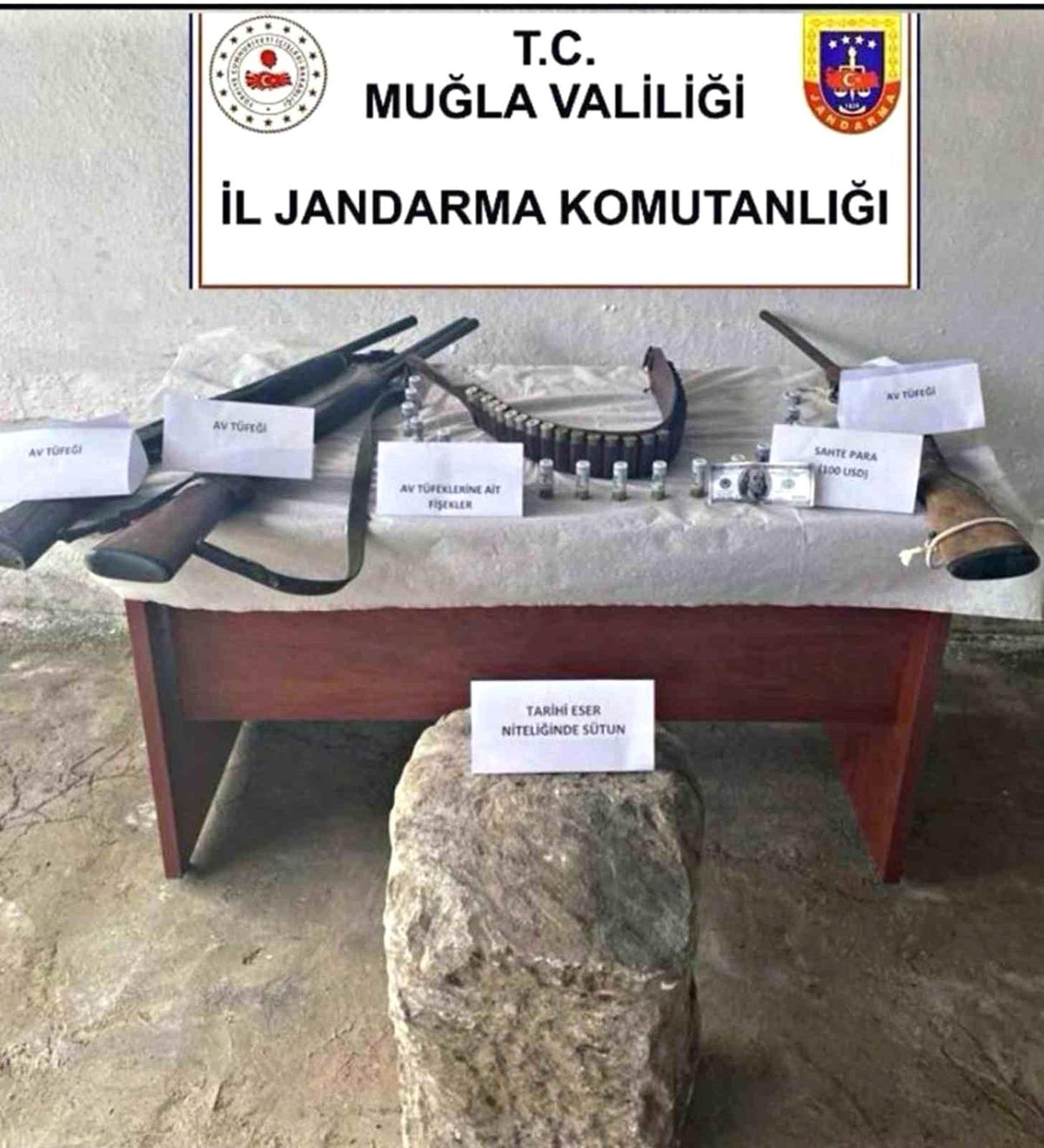 Muğla\'da Tarihi Eser ve Kaçak Silah Operasyonu