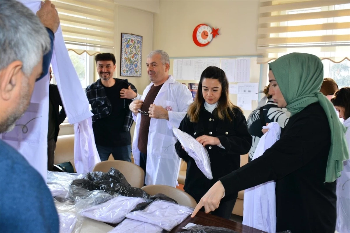 Yozgat\'ın Sorgun ilçesinde öğretmenlere beyaz önlük dağıtıldı