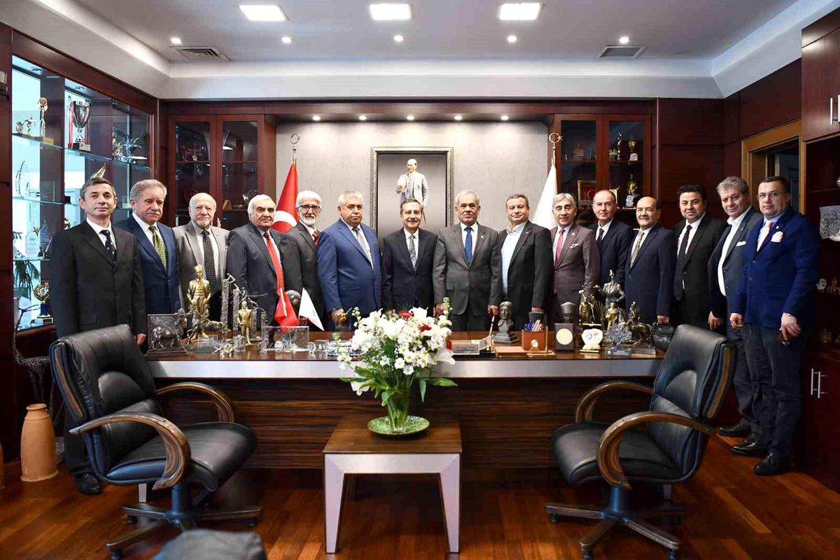 Tepebaşı Belediye Başkanı Ahmet Ataç, Ahbaplar Platformu ile bir araya geldi