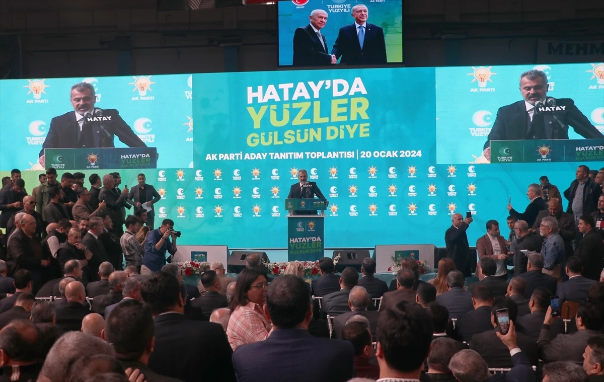 AK Parti Hatay Büyükşehir Belediye Başkan Adayı Mehmet Öntürk, partililerle bir araya geldi