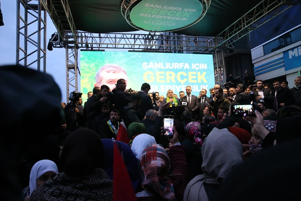 AK Parti Şanlıurfa Büyükşehir Belediye Başkan adayı Zeynel Abidin Beyazgül coşkuyla karşılandı