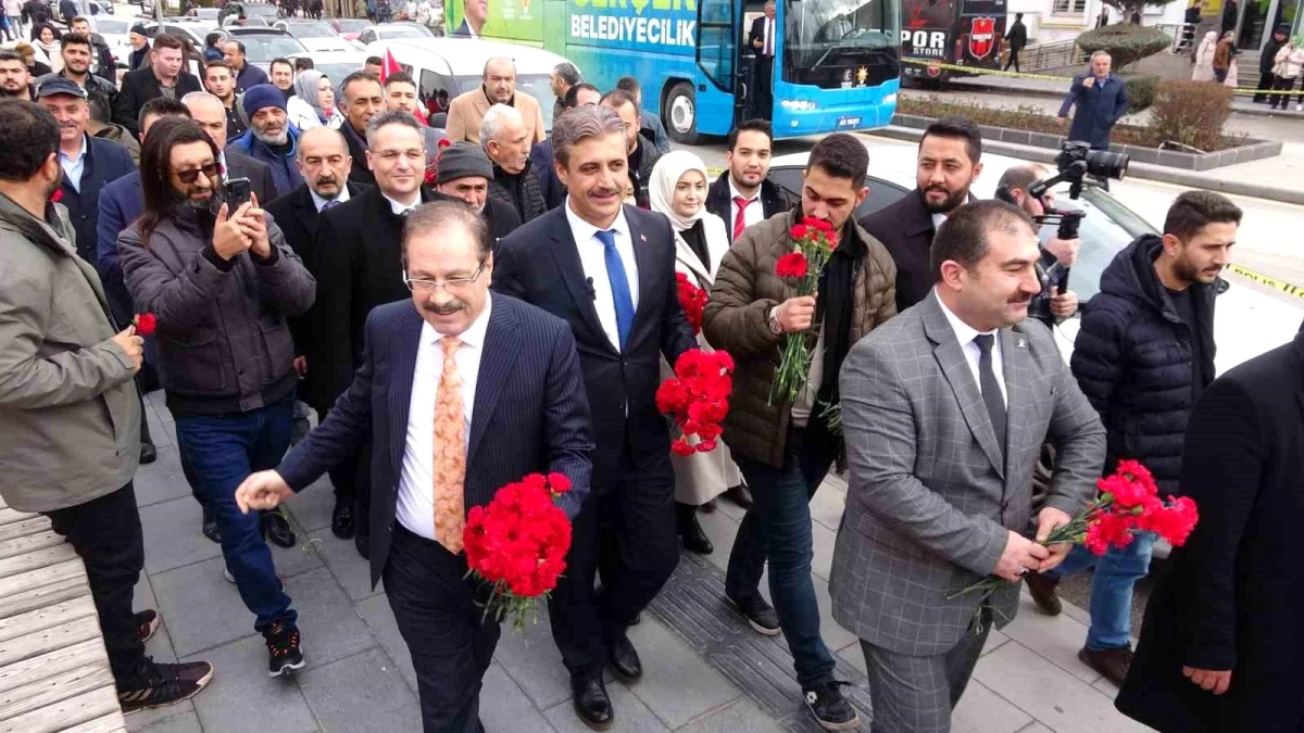 Cumhurbaşkanı Erdoğan\'ın tensipleriyle aday olan Yozgat Belediye Başkanı Köse coşkuyla karşılandı