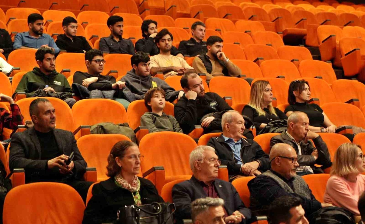 Azerbaycan\'ın Ankara Büyükelçisi: \'Kendi kanımızla canımızla bu devleti kazandık\'