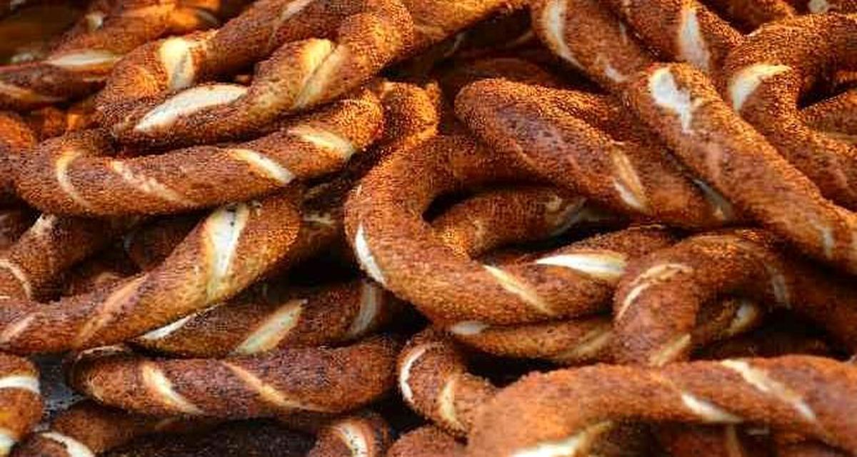 Balıkesir\'de 100 gramı 10 TL olan simidin fiyatı 12,5 TL oldu