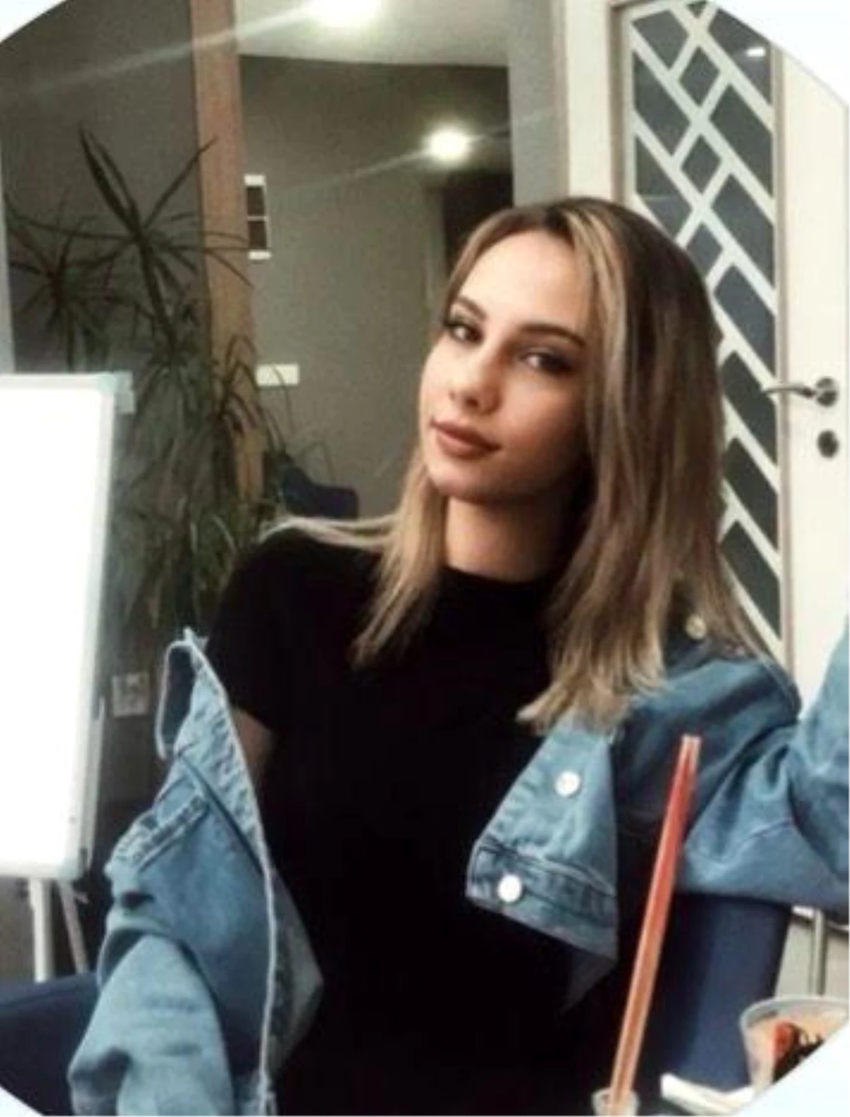 Bayrampaşa\'da Silahlı Saldırı Sonucu Ölen Genç Kızın Cenazesi Ailesine Teslim Edildi