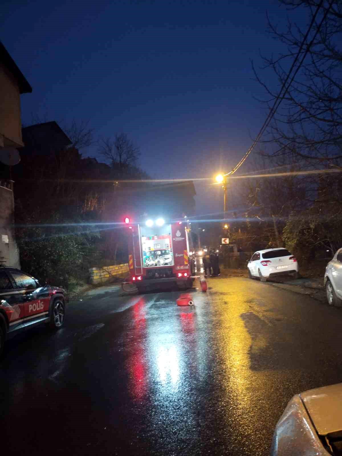 Beykoz\'da Gecekonduda Yangın Kontrol Altına Alındı
