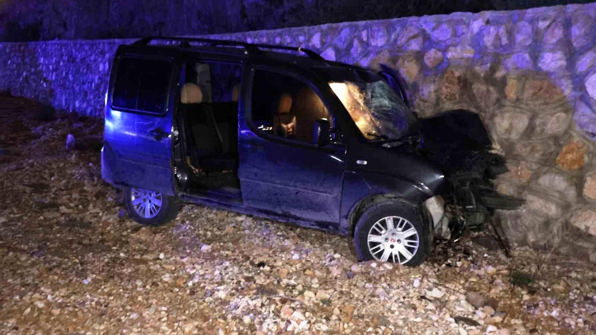 Bodrum\'da alkollü sürücü motosiklete çarptı, genç kız hayatını kaybetti