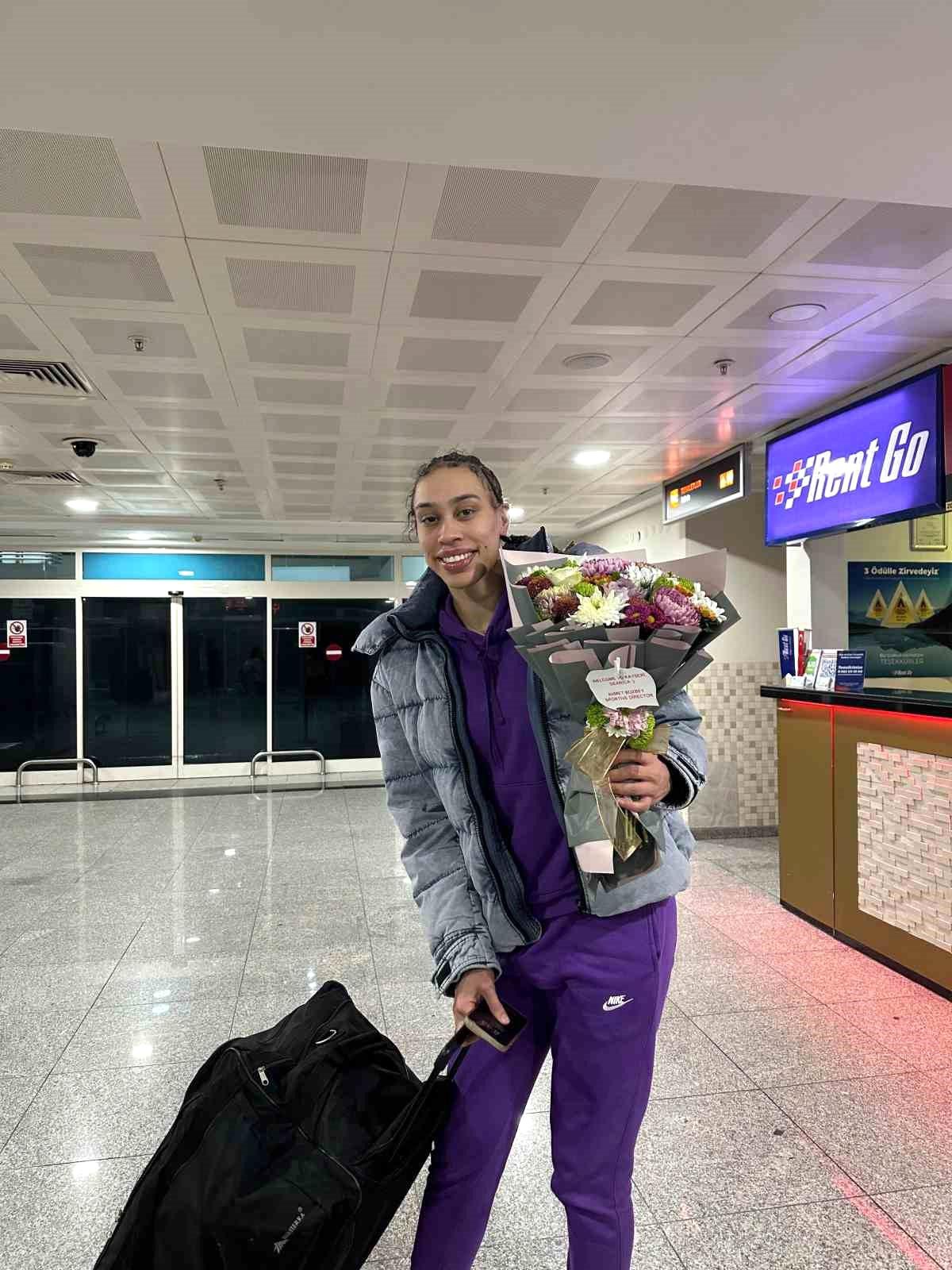 Melikgazi Kayseri Basketbol\'un yeni transferi Dearica Marie Hamby, Kayseri\'ye geldi