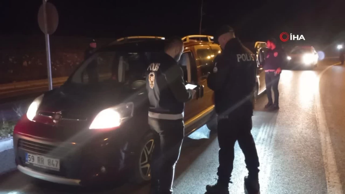 Edirne\'de asayiş ve trafik uygulaması: Araçlar didik didik arandı