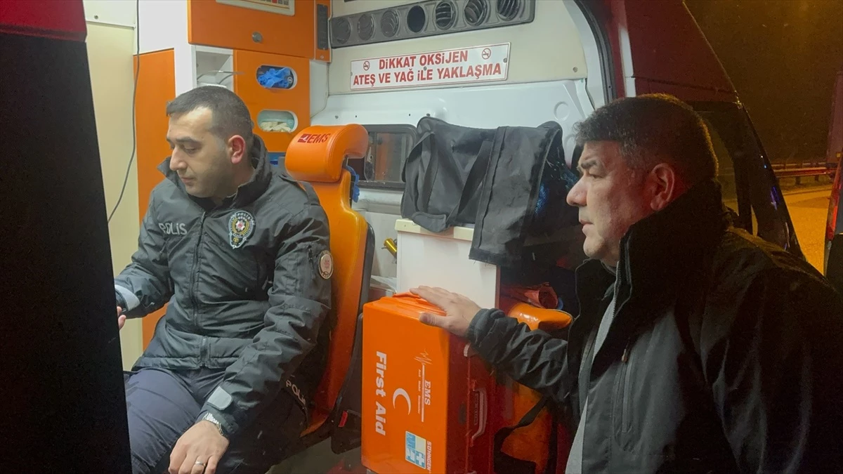 Edirne\'de polisleri taşıyan servis aracı ile otobüs çarpıştı: 10\'u polis, 11 kişi hafif yaralandı