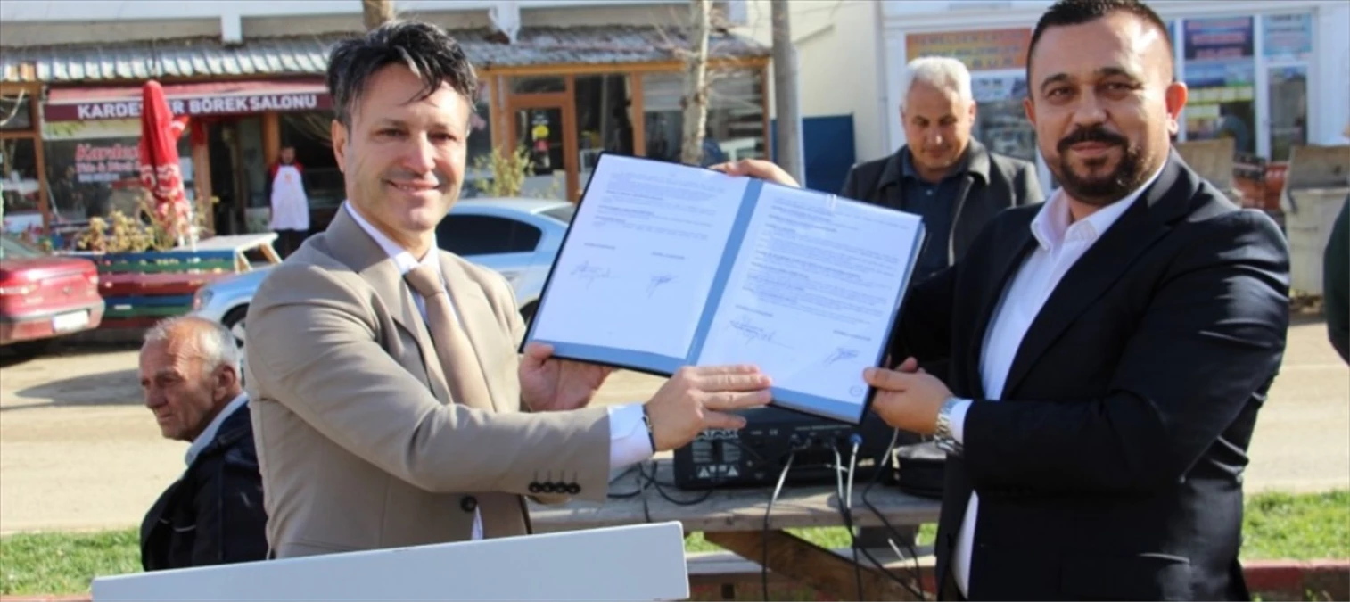 Çanakkale\'nin Gelibolu ilçesinde Evreşe Belediyesi ile Hizmet-İş Sendikası arasında toplu iş sözleşmesi imzalandı