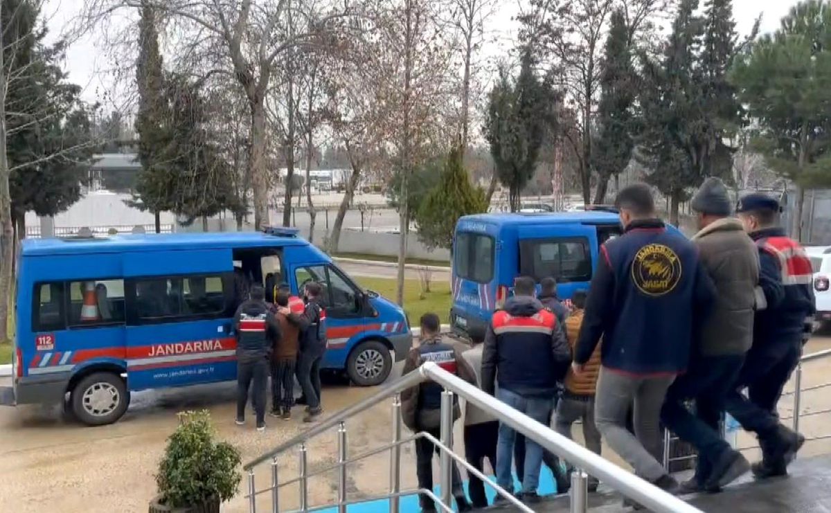Gaziantep\'te nitelikli hırsızlık suçunu örgütlü olarak işleyen şüphelilere operasyon: 9 kişi yakalandı