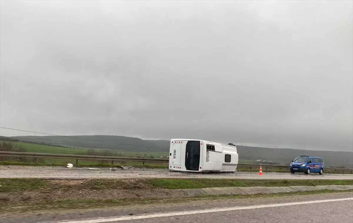 Balıkesir Gönen\'de Trafik Kazası: 2 Yaralı