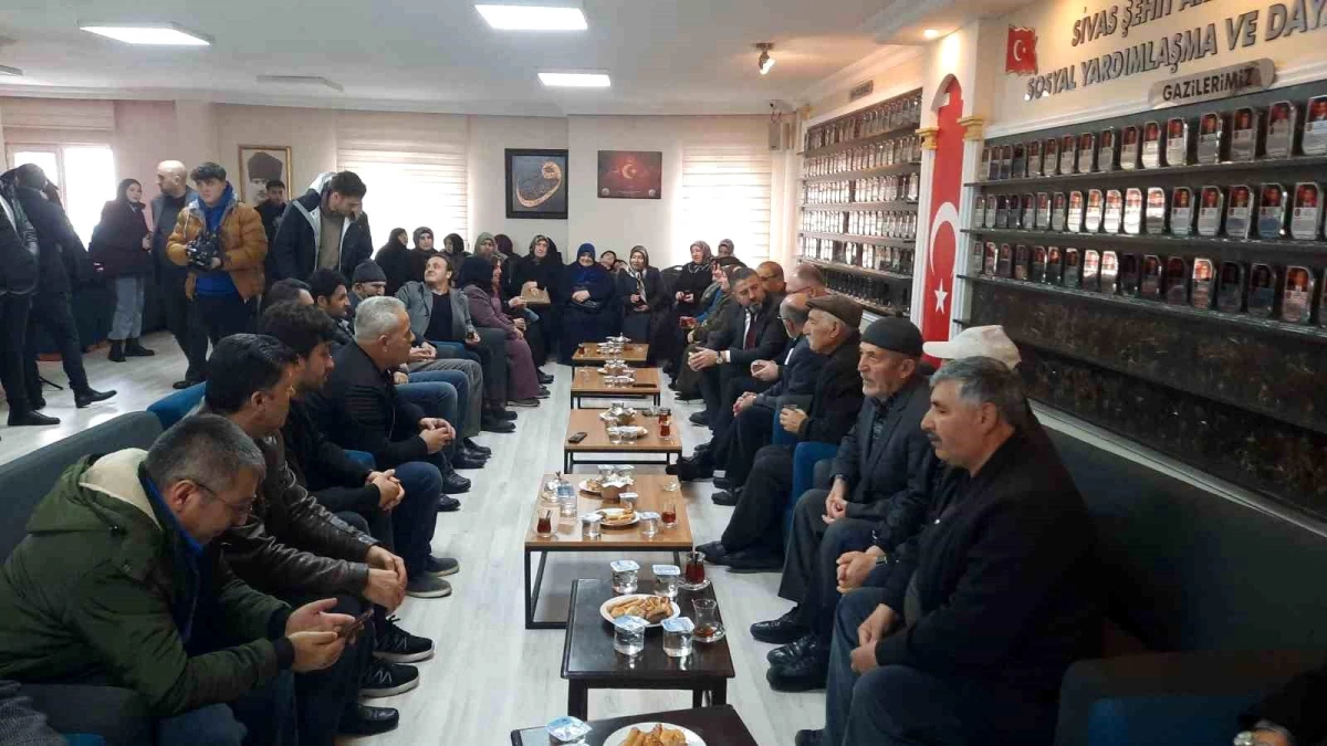 AK Parti Sivas Belediye Başkanı Hilmi Bilgin, Şehitler Derneği\'ni ziyaret etti