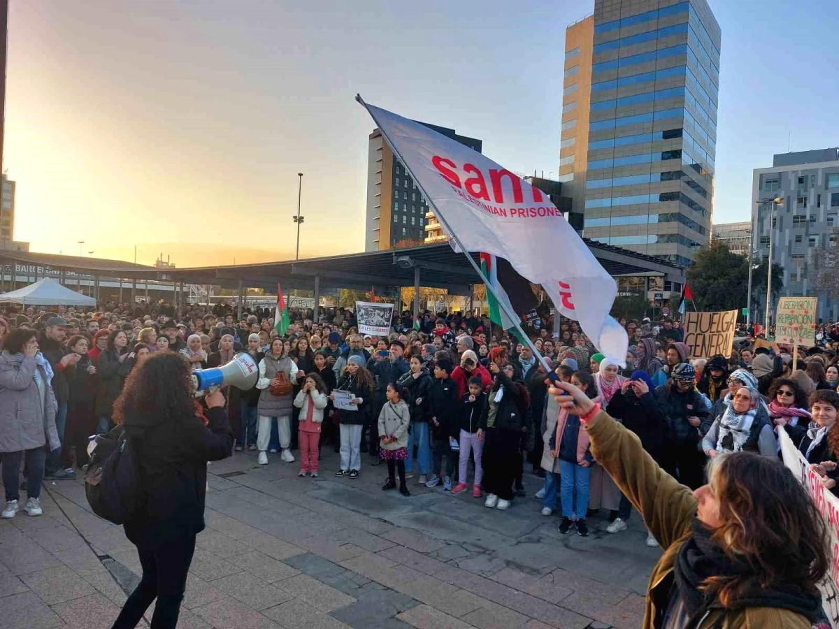 İspanya\'da Filistin\'e Destek Yürüyüşleri Düzenlendi