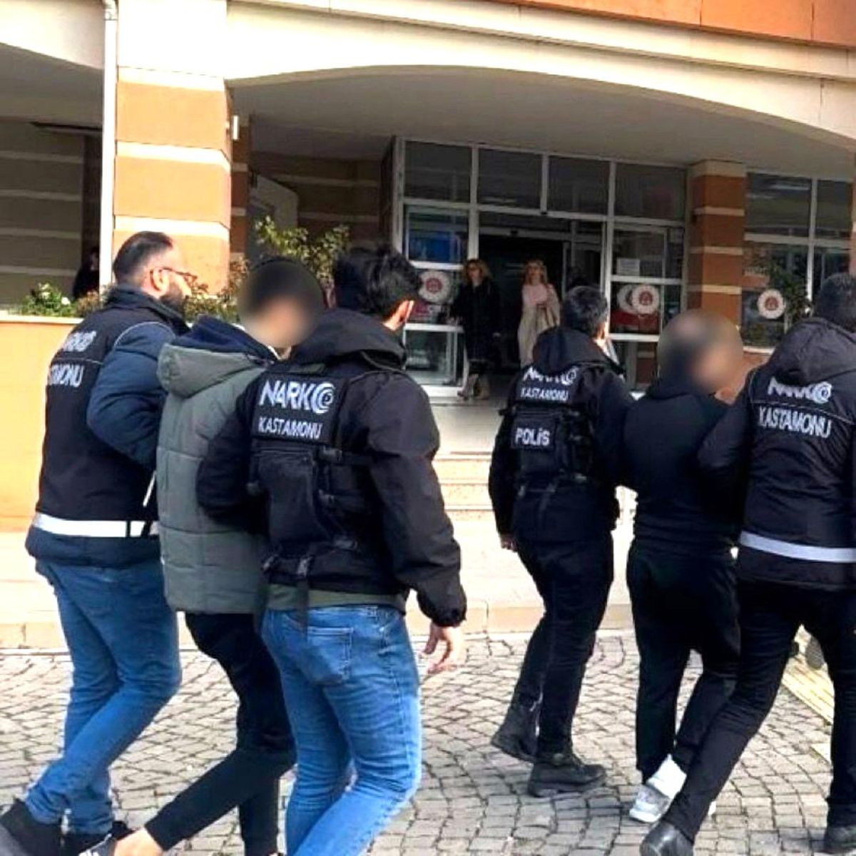 Kastamonu\'da Uyuşturucu Operasyonu: 2 Şahıs Tutuklandı