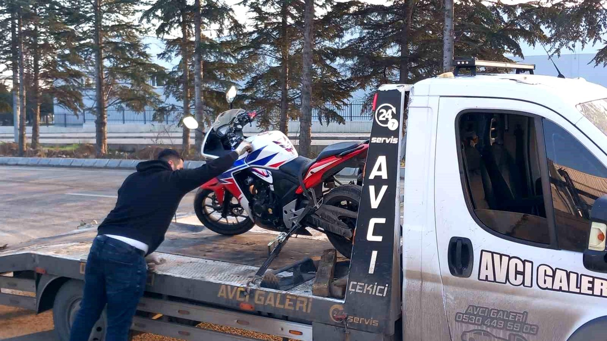 Çorlu\'da Devrilen Motosikletlinin 130 Metre Sürüklendiği Kaza Kamerada