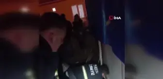 Konteynerin altında sıkışan köpeği itfaiye ekipleri kurtardı