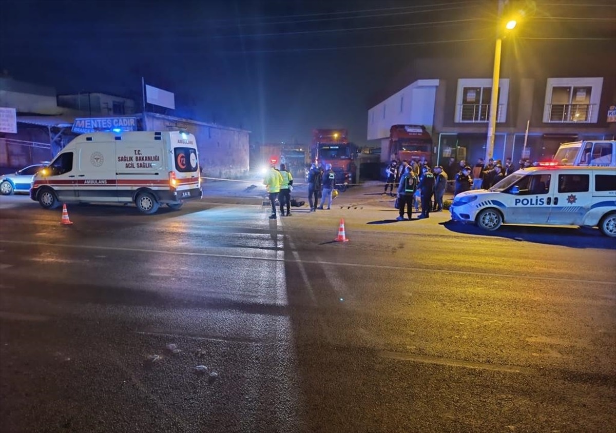 Mersin\'de tırla çarpışan motosiklet sürücüsü hayatını kaybetti