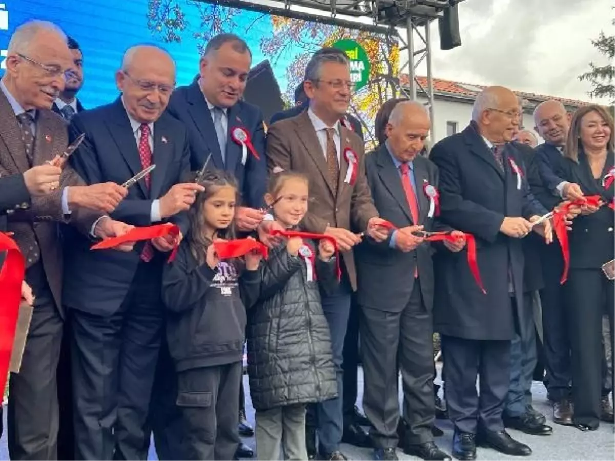 CHP Genel Başkanı Özgür Özel: \'Biz 150 yıldır tek adam yerine Meclisleri savunuyoruz\'