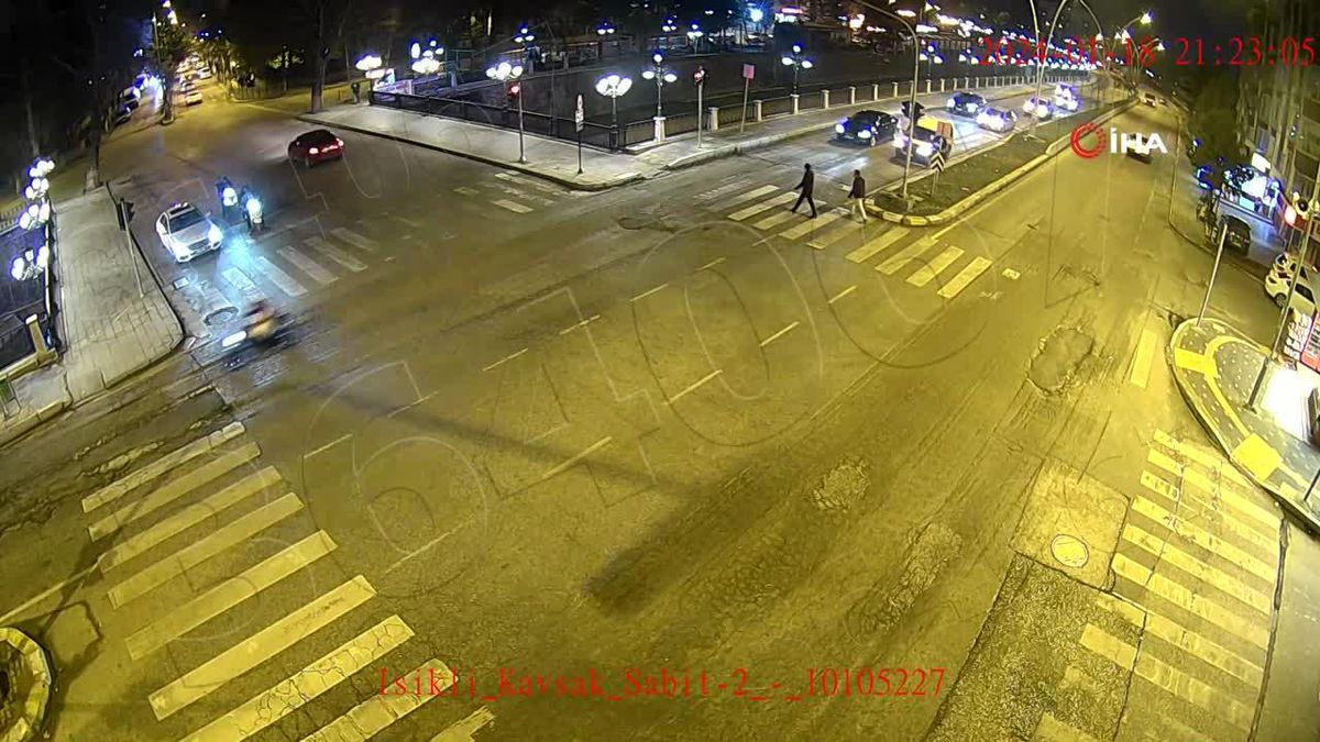 Plakasını havluyla kapatıp trafikte canını hiçe sayan motosiklet sürücü kamerada: 18 bin TL ceza yedi