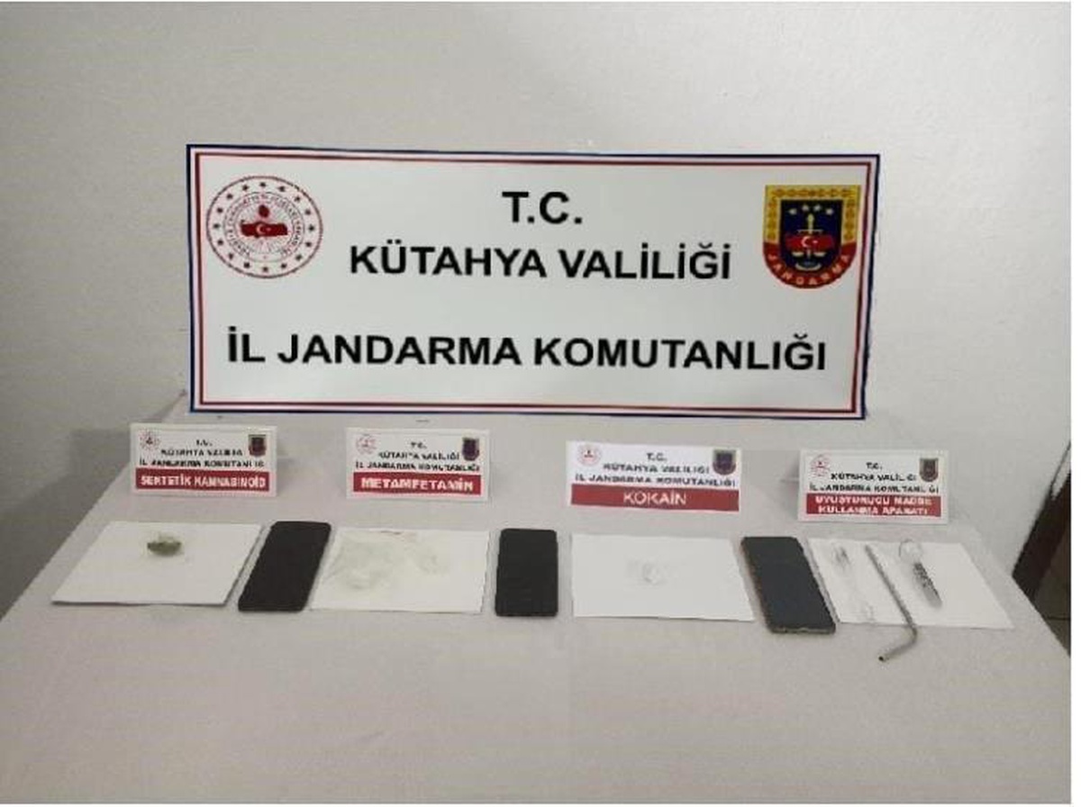Kütahya\'da Sosyal Medyadan Uyuşturucu Satıcılarına Tepki Gösteren Şahıs Yakalandı