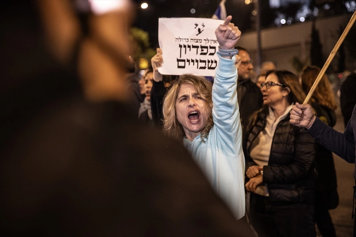İsrail\'de Netanyahu karşıtları erken seçim talebiyle gösteri düzenledi